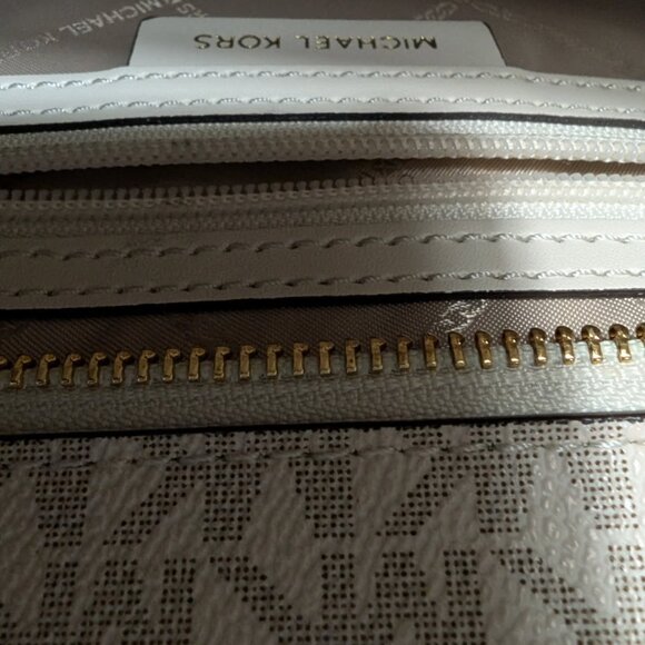 RARE WHITE KORS MK Michael Kors Limited Edition WHITE Tote-Pristine Condition - Picture 5 of 7